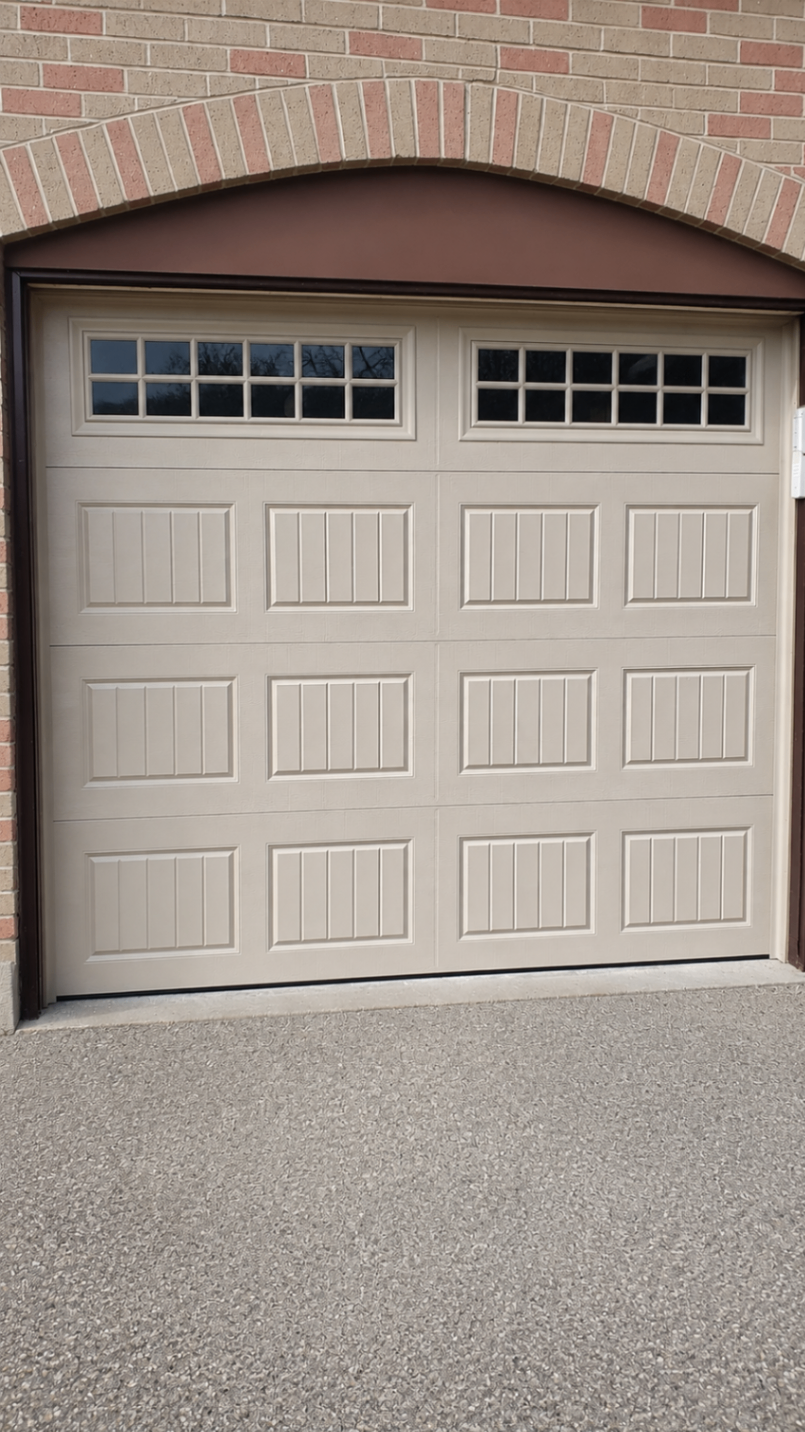 Heritage — Sandstone, Short Beadboard Panel, Colonial Windows