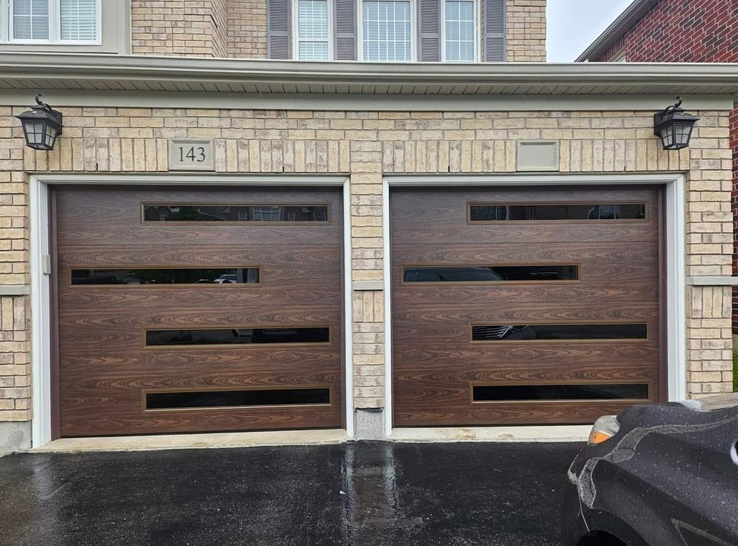 Classica — Walnut Wood Grain, Slim Mosaic Tinted